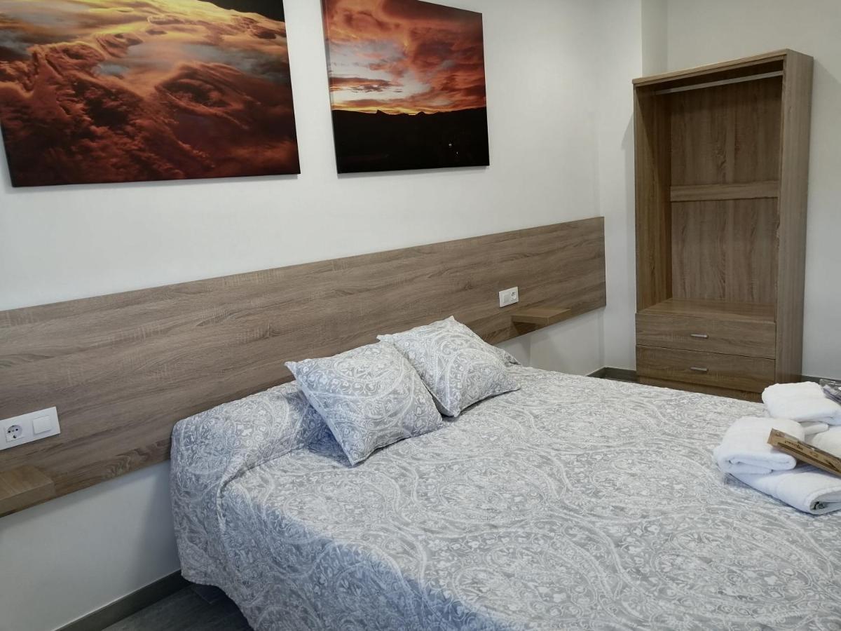 Gegant De Pedra Apartaments Adzaneta Екстер'єр фото